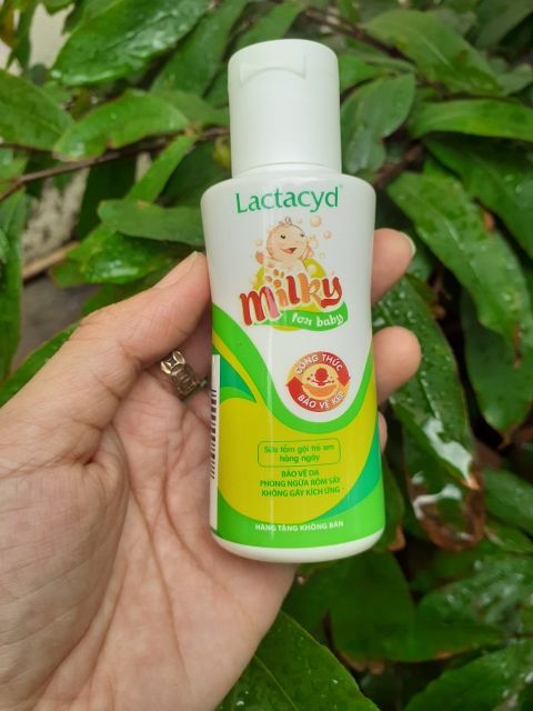 Sữa tắm gội trẻ em Lactacyd Milky (chai nhỏ 60ml)