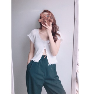 Áo crt viền ren