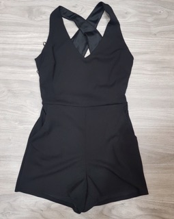  Jumpsuit hở lưng