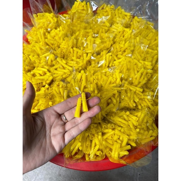￼Tắc kê nhựa 6 8 10mm màu vàng loại tốt Nở nhựa bắt vít lên tường Siêu chắc Gói 10 chiếc