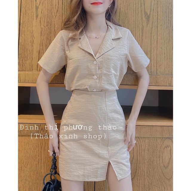 [Mã FAGREEN245 giảm 10% tối đa 30K đơn 99K] SET ÁO CỔ VEST KÈM QUẦN VÁY XẺ NUDE ĐEN | BigBuy360 - bigbuy360.vn