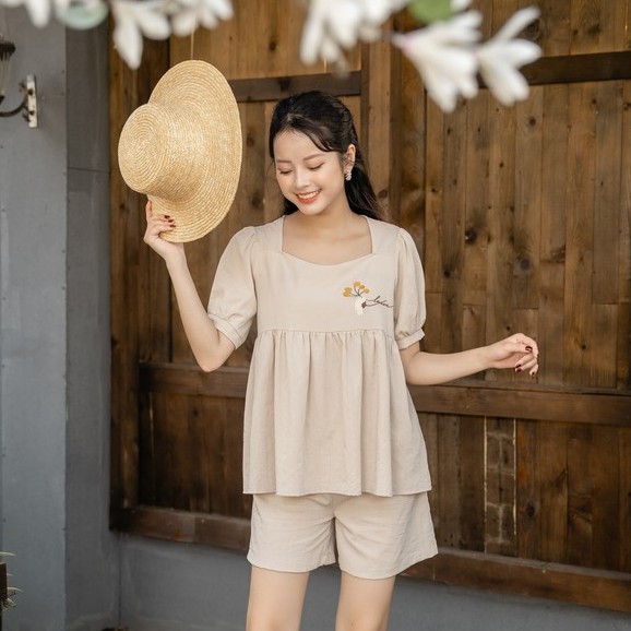Bộ bầu mặc nhà BN03 với họa tiết thêu cách điệu, chất liệu đũi mềm nhẹ thoáng mát không nhăn by LAMME