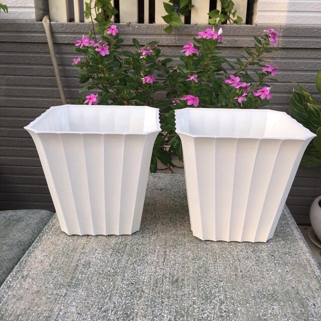 Chậu trồng cây kiểng, cây giả kiểu vuông gân sọc