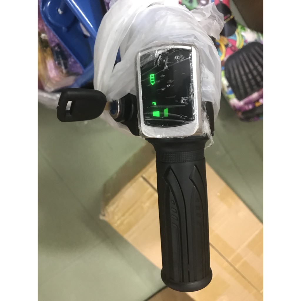 Tay Ga Xe Điện 3 Bánh Drift Trẻ Em