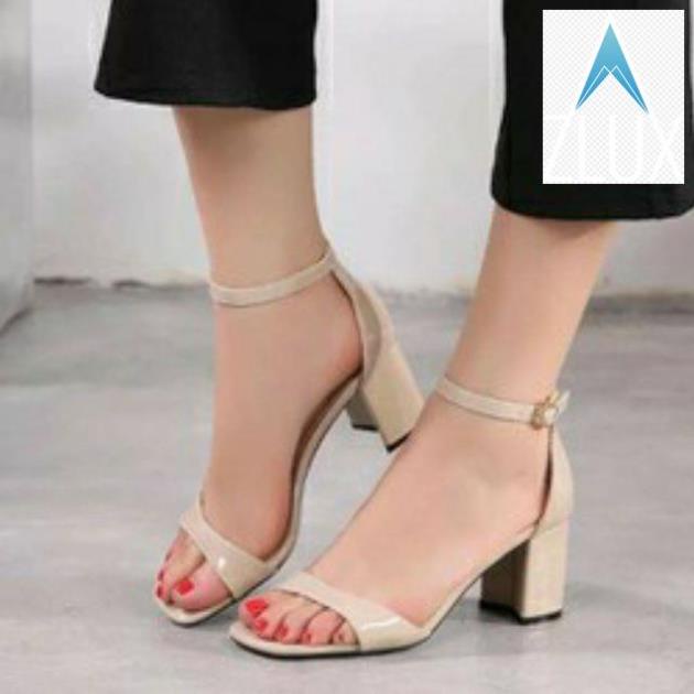 Giày size nhỏ bản ngang đế vuông 5 phân da bóng