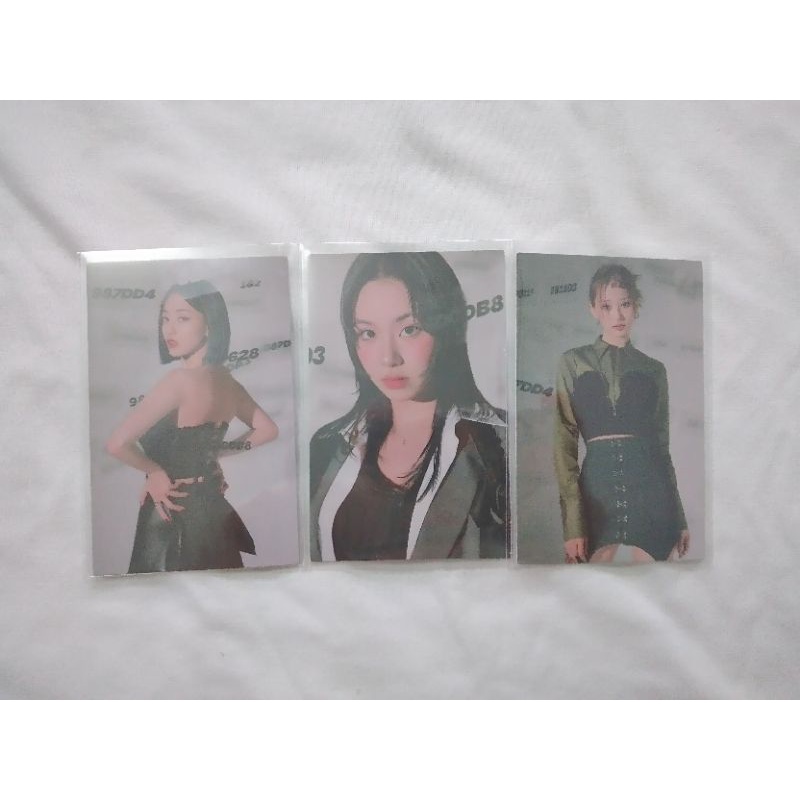 Ảnh card Twice album Between 1&2