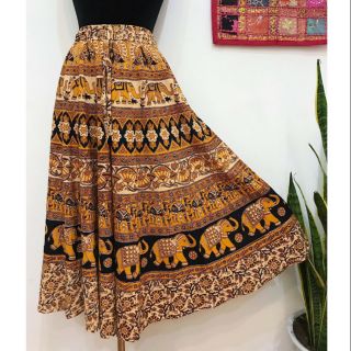 Chân váy boho, họa tiết Ấn Độ tông vàng