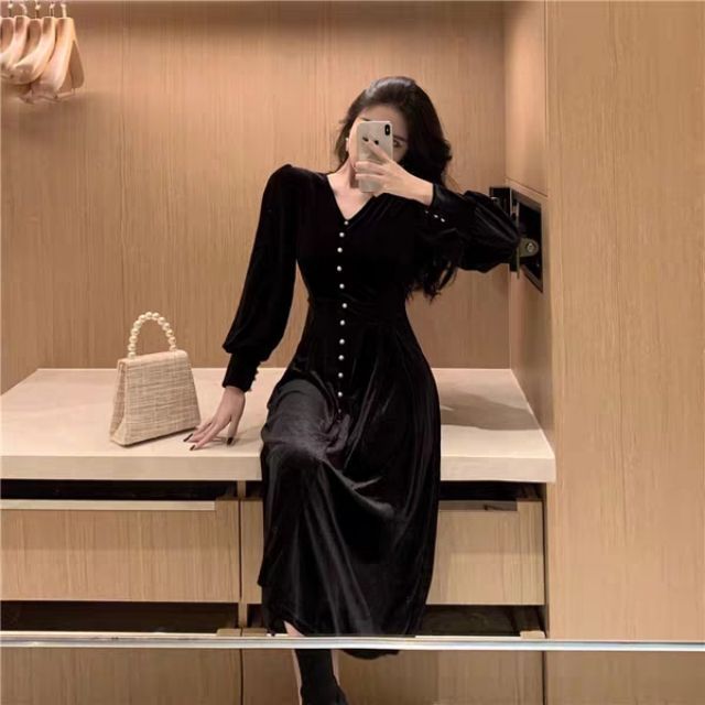 VÁY NHUNG CỔ V