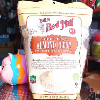 Bột hạnh nhân Bob's Red Mill 453g