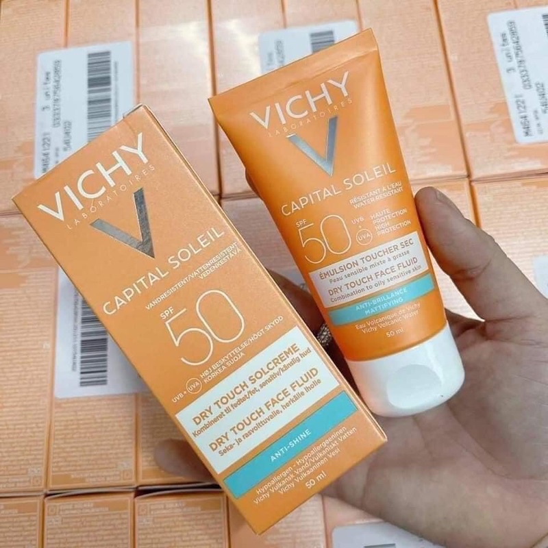 Kem chống nắng Vichy Capital Soleil SPF50 da dầu, da hỗn hợp