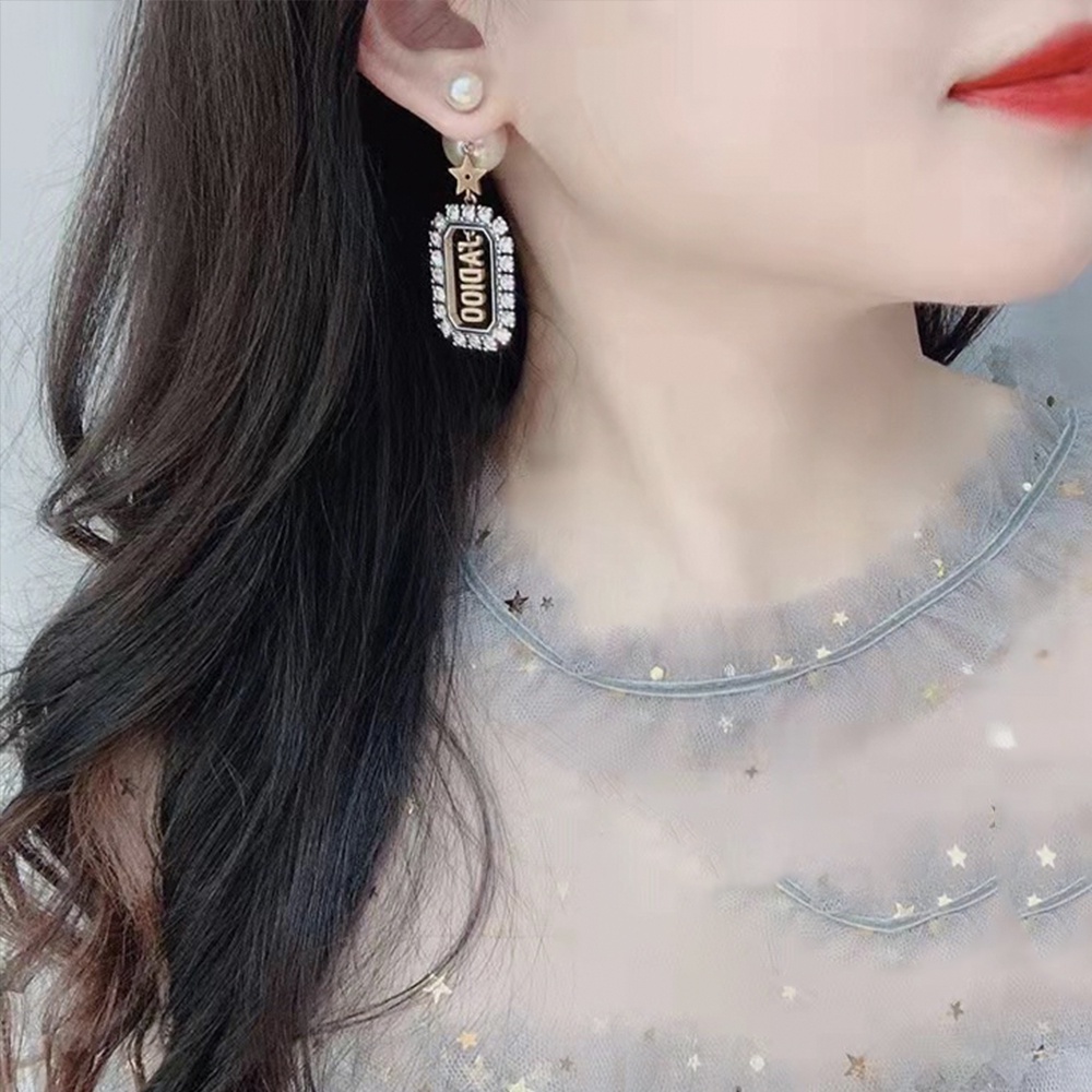 Bông tai nữ thương hiệu ngọc trai nhân tạo thả chữ TB463