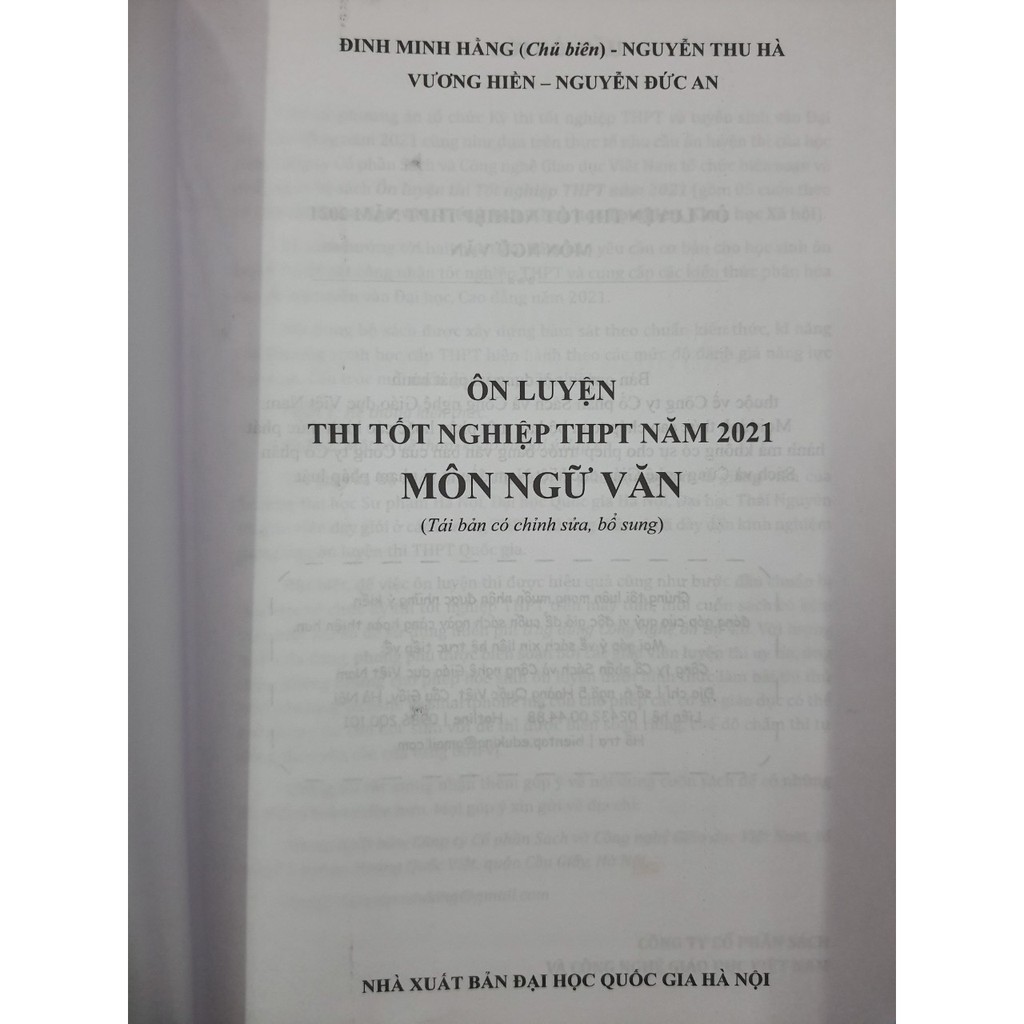 Sách - Ôn luyện thi tốt nghiệp THPT năm 2021 môn Ngữ Văn