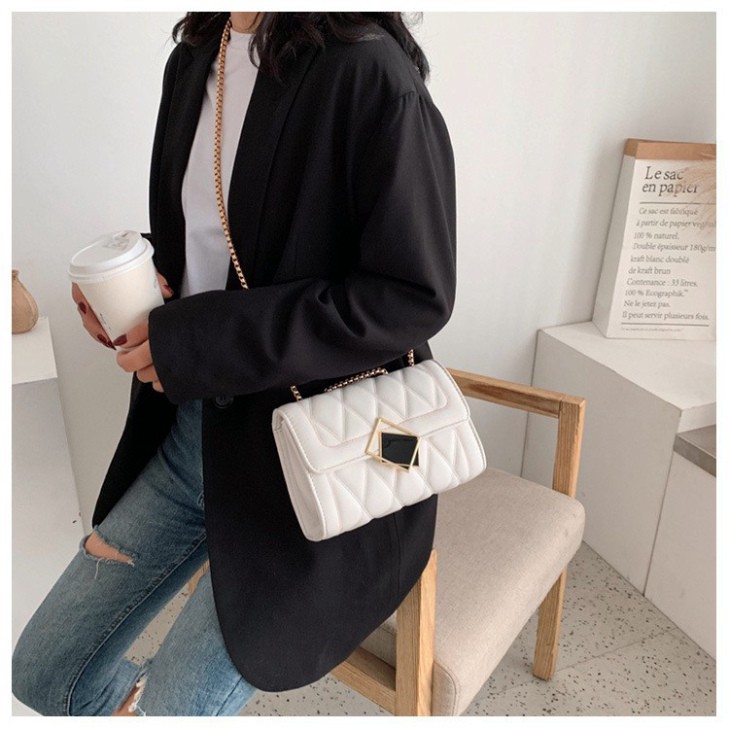 Túi xách nữ, túi đeo chéo khóa gương lệch cao cấp thời trang Hàn Quốc TX24 - Chjp Xjnh Boutique