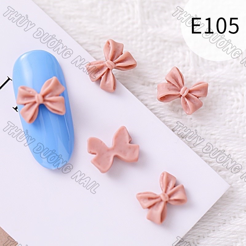 Nơ nhựa gắn móng bán lẻ