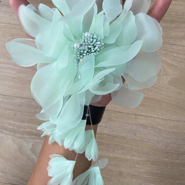 Hoa Cài Áo Cỡ Lớn Cao Cấp Có Ghim Cài Sẵn