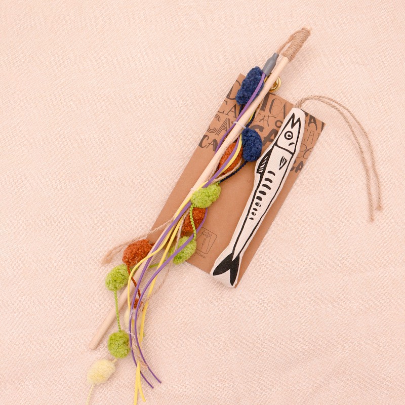 Cần câu đồ chơi gỗ kèm gấu bông Noel cho mèo