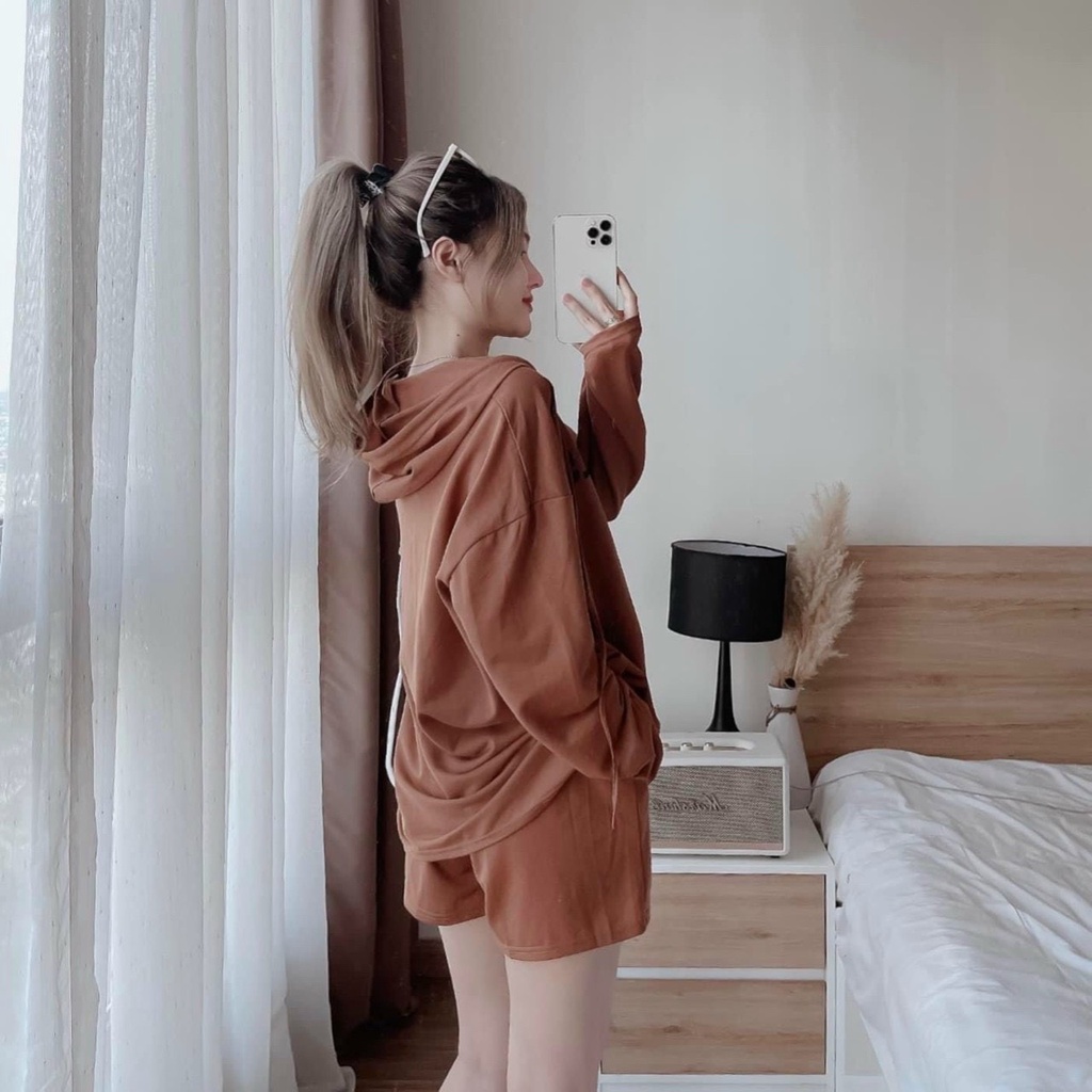 Sét bộ đùi nữ áo tay dài in họa tiết phối nón cá tính