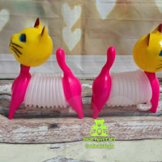 Mèo bóp hơi chút chít