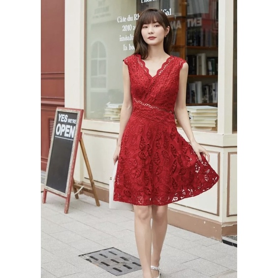 Đầm ren cổ chéo eo cách điệu Vero Moda