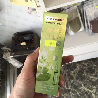 Xịt khoá trang điểm make up