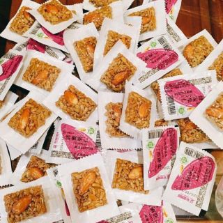 kẹo hướng dương hạnh nhân tẩm mật ong400g