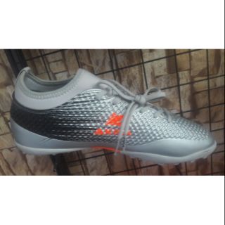 Giày aka chính hãng. Lẻ size sale