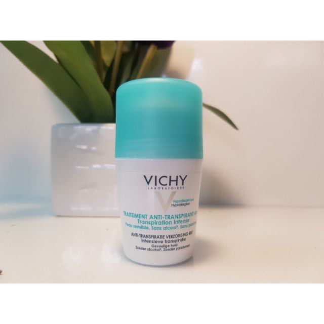 Lăn Khử Mùi Giúp Khô Thoáng Vùng Da Dưới Cánh Tay 48h Vichy Traitement Anti- Transpirant 48h (50ml)