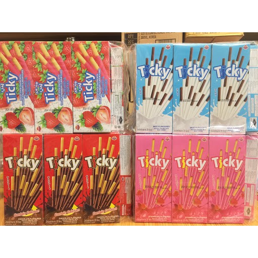 Bộ 12 hộp bánh que Ticky Thái Lan  tặng kèm 1 hộp