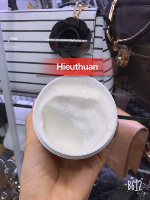 KEM DƯỠNG TRẮNG BODY SECRET W WHITERING CREAM