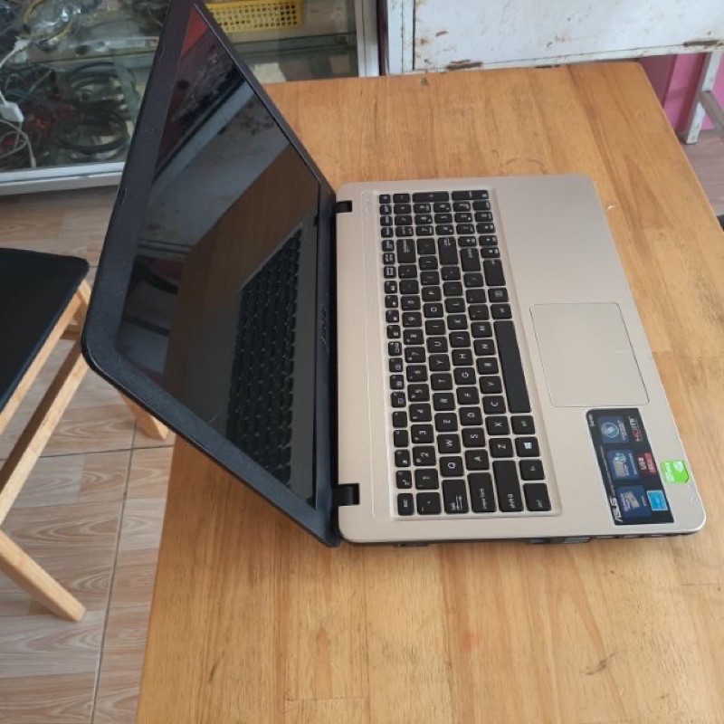 Laptop isus x540L