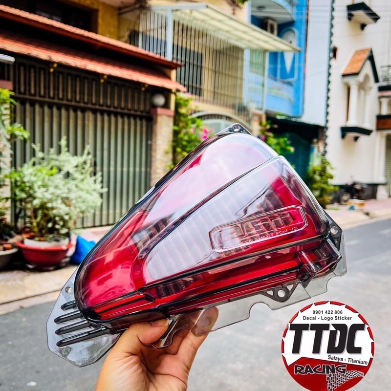 Ốp Pô e + Lọc Gió Đỏ gắn Scoopy 2020 tặng kèm thú như hình