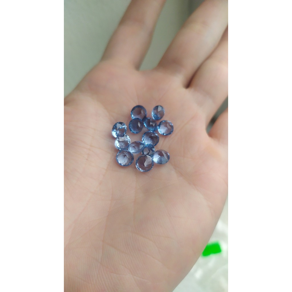 020 - Đá Topaz xanh Lục Yên - Yên Bái (size nhỏ 6,5 MM)