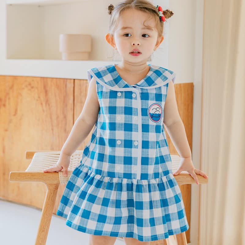 Váy bebezoo dư xịn, thuỷ thủ cổ sen chân xoè, mát mẻ năng động lắm luôn các mom ạ- quá đẹp.Gía 195k