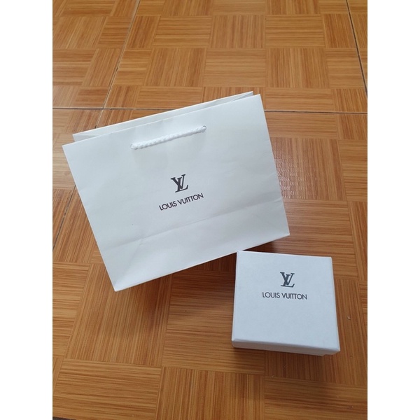 Full Bộ Hộp Đồng Hồ Louis Vuitton (có kèm túi y hình)