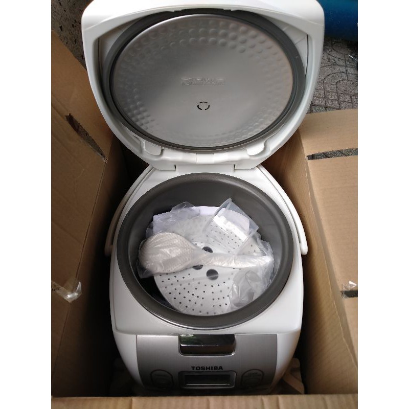 nồi cơm điện tử toshiba RC-18NMF 1,8l. hàng y hình. sản xuất thái Lan | BigBuy360 - bigbuy360.vn