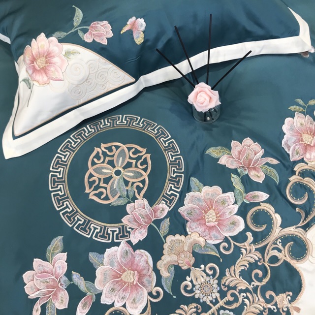 Bộ chăn ga gối lụa thêu hoạ tiết hoa hồng thiết kế sang trọng hàng Nhập Khẩu nguyên bộ