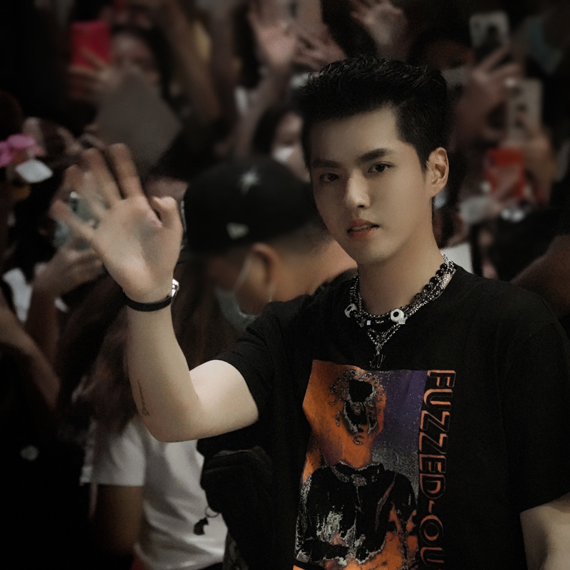 Dây Chuyền Mặt Hình Hoa Hướng Dương Mặt Cười Màu Đen Phong Cách Hip Hop 22707