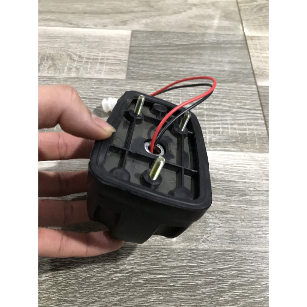 Sản phẩm gia đình làm:  Đèn nóc ca bin rin trắng