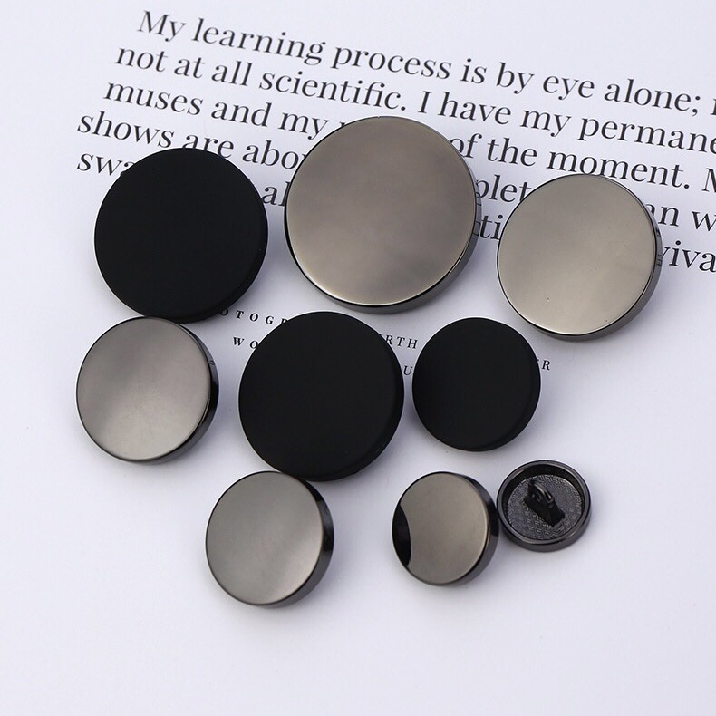 Set 10 Nút Áo 10 / 15 / 20 / 25 / 30mm Màu Vàng 20mm Tiện Dụng