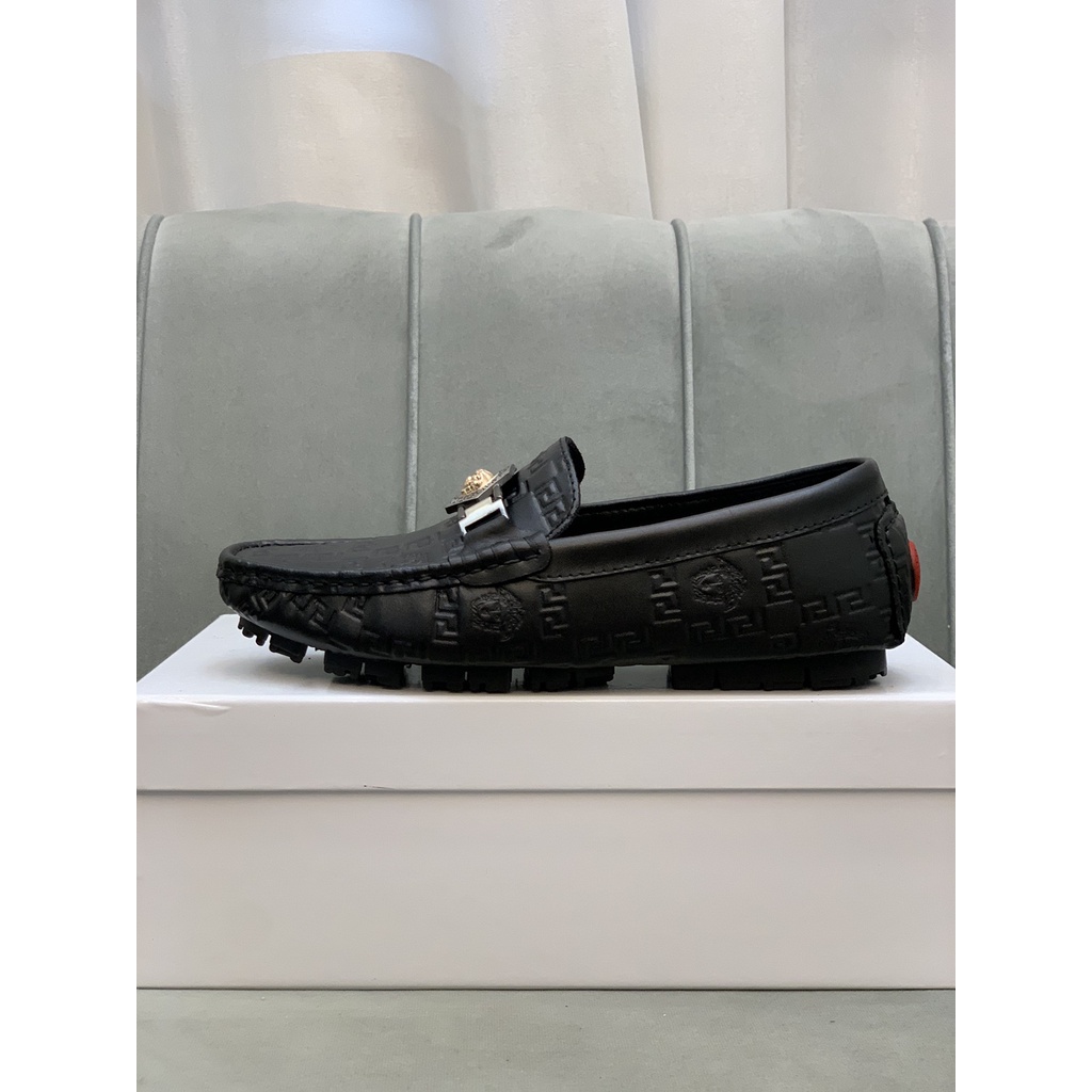 Giày lười nam cao cấp da thật VERSACE thiết kế sang trọng và bắt mắt với họa tiết được in nổi trên mặt da