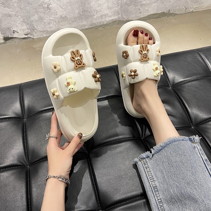 Dép lê ulzzang quai ngang đính gấu hoa nam nữ bánh mì đế cao 4cm đi mưa chất liệu xốp siêu nhẹ
