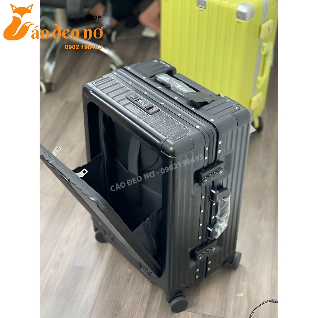 Sẵn Trắng 20- Vali Khoá Sập Dream Traveller Viền Nhôm Cao Cấp Có Ổ Sạc, Khay Đựng Nước - Cáo Đeo Nơ