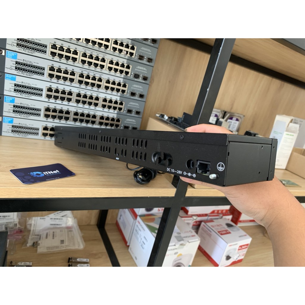 Thiết Bị Cân Bằng Tải Router Mikrotik RB3011UiASRM Hàng Nhập US