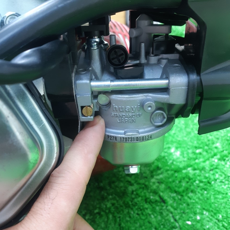 Máy nổ chạy xăng 15hp có đề Yokohama