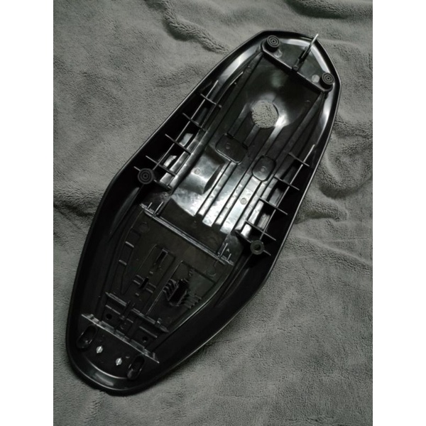 Đế nhựa Yên Xe Sirius FI loại tốt chống gãy bể