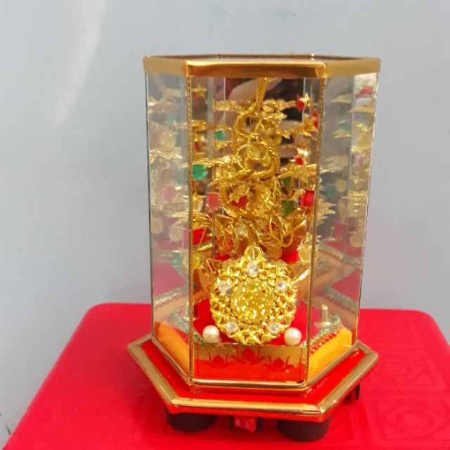 Cành vàng lá ngọc có đèn