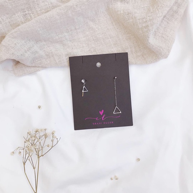 Bông tai bất đối xứng