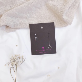 Bông tai bất đối xứng