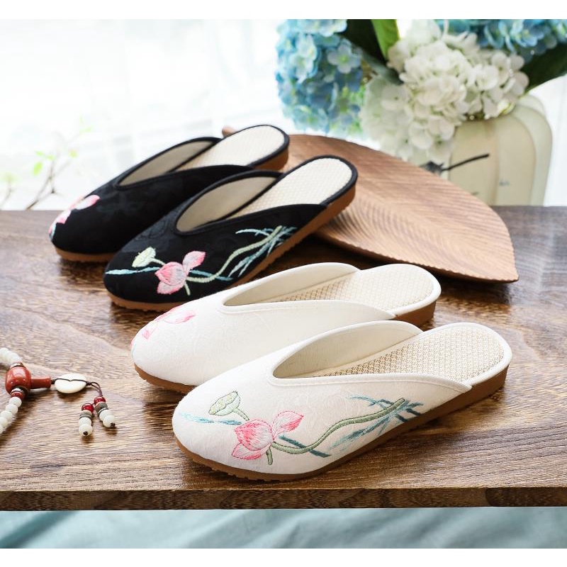 2 Đôi Giày Vải Lụa Sáng Thêu Họa Tiết Phong Cách Dân Tộc SanA7