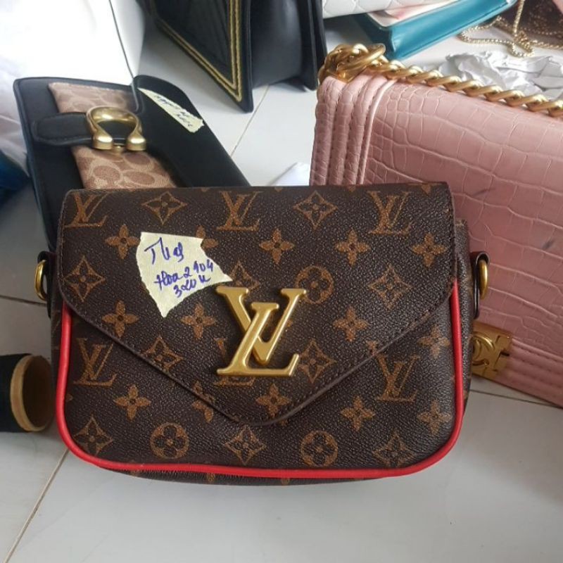 túi L..V viền đỏ